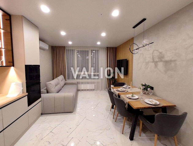 Продажа 1-к квартиры ул. Александра Олеся 10а