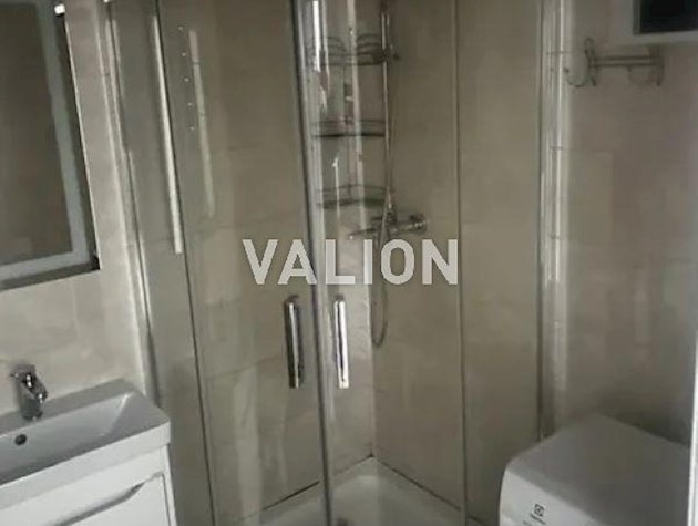 Продаж 1-к квартири вул. Зарічна 4