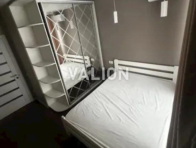 Продаж 1-к квартири вул. Зарічна 4