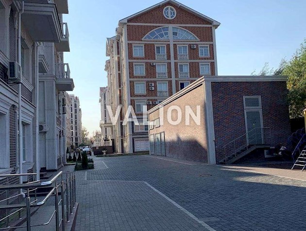 Продам 2-комнатную квартиру в ЖК «Британский квартал» ул. Дмитрия Луценко, 6, Голосеевский район