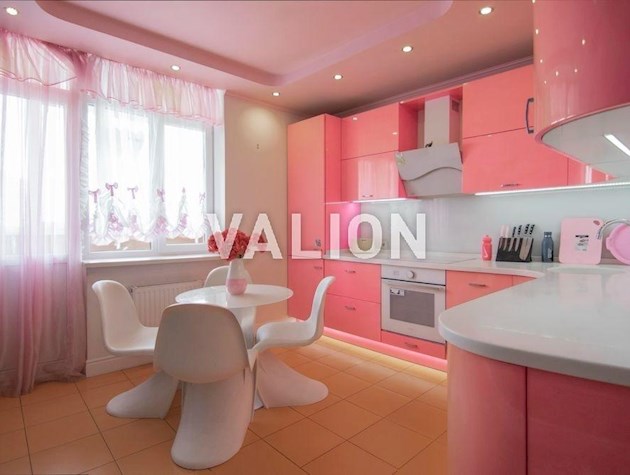 Продажа 3-к двухэтажная квартира, ул. Саперно-Слободская, 24