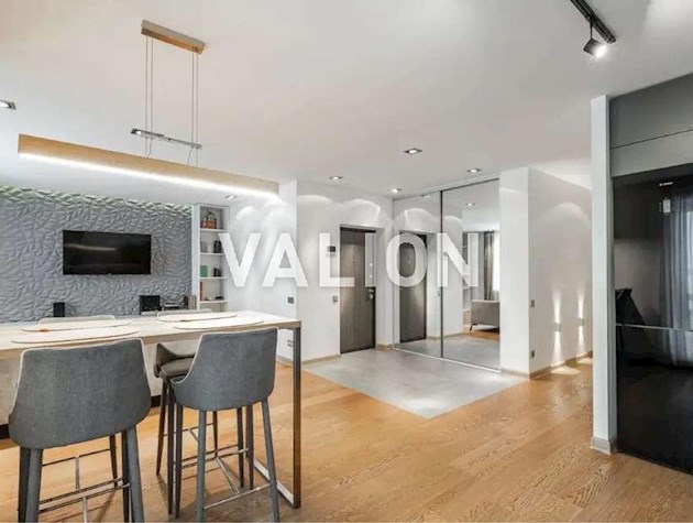 Продаж 1-к квартири вул. Воскресенська 16