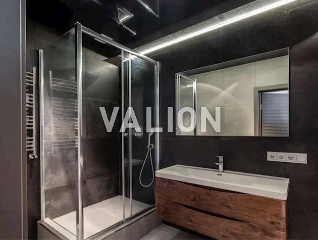 Продаж 1-к квартири вул. Воскресенська 16