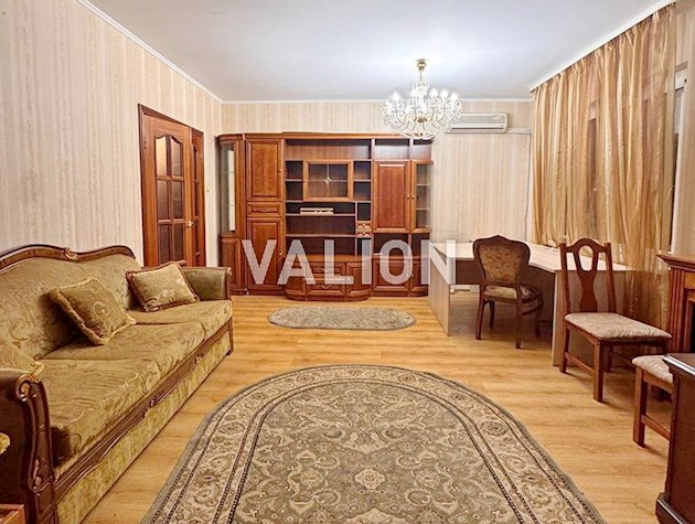 Продам 2 — комнатной квартиры в Соломенском районе, ул. Машиностоительная, 21