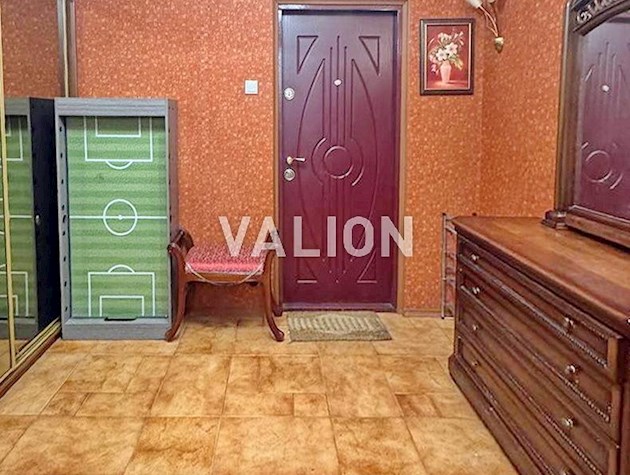 Продам 2 — комнатной квартиры в Соломенском районе, ул. Машиностоительная, 21