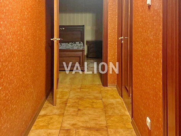 Продам 2 — комнатной квартиры в Соломенском районе, ул. Машиностоительная, 21