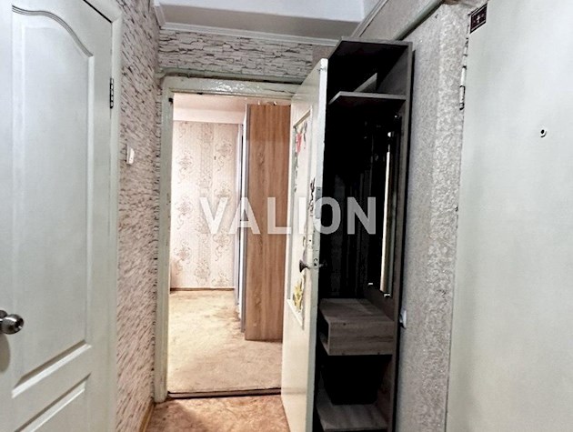 Продажа 2-х комн. квартиры по адресу Соломенская 19, Соломенский р-н.