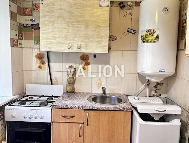 Продажа 2-х комн. квартиры по адресу Соломенская 19, Соломенский р-н.