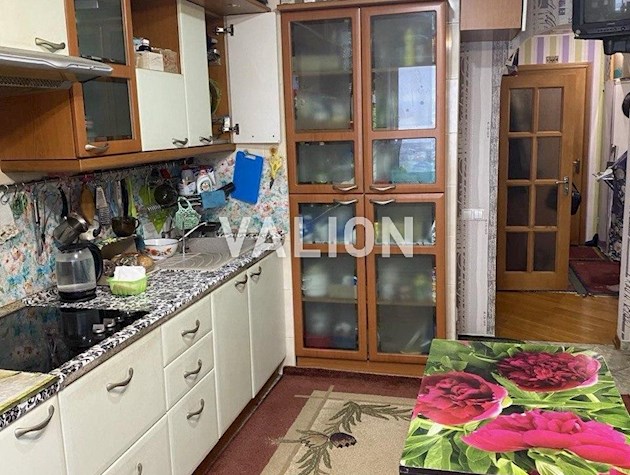 Продам 1 комн. по ул. Левка Лукьяненка 2/4. метро Оболонь