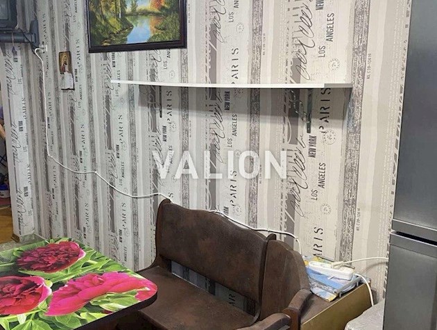 Продам 1 комн. по ул. Левка Лукьяненка 2/4. метро Оболонь