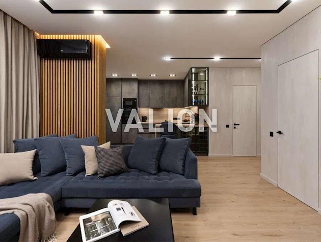 Продаж 3-к квартири вул. Нижньоключова 14