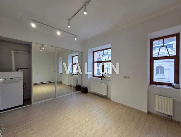 Продаж 4-к квартири вул. Воздвиженська 20