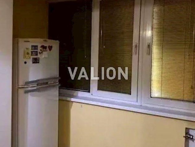 Продаж 1-к квартири вул. Лариси Руденко 10б