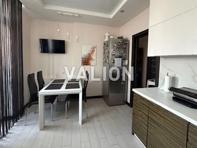 Продаж 2-к квартири вул. Драгоманова 2б Дарницький район