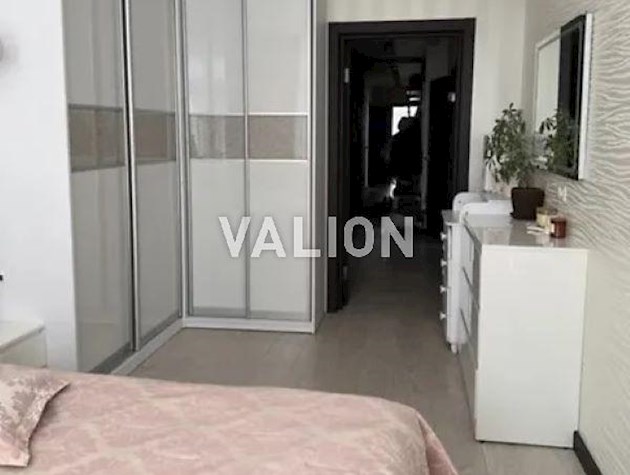 Продаж 2-к квартири вул. Драгоманова 2б Дарницький район