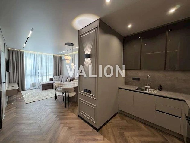 Продаж 1-к квартири вул. Дніпровська набережна 15ж