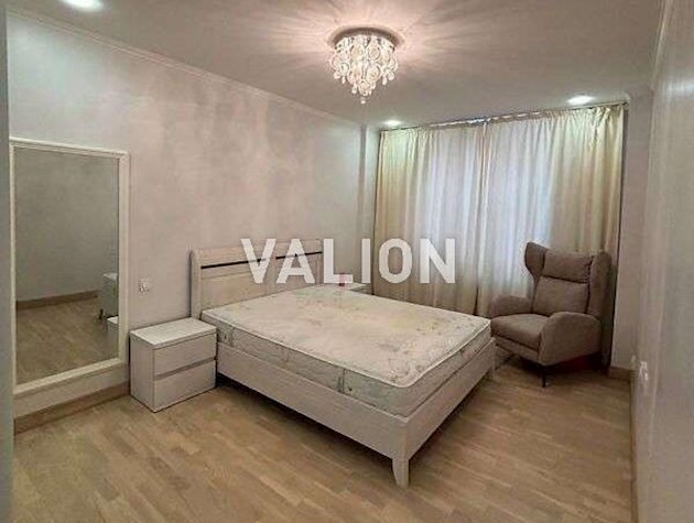 Продаж 3-к квартири вул. Регенераторна 4