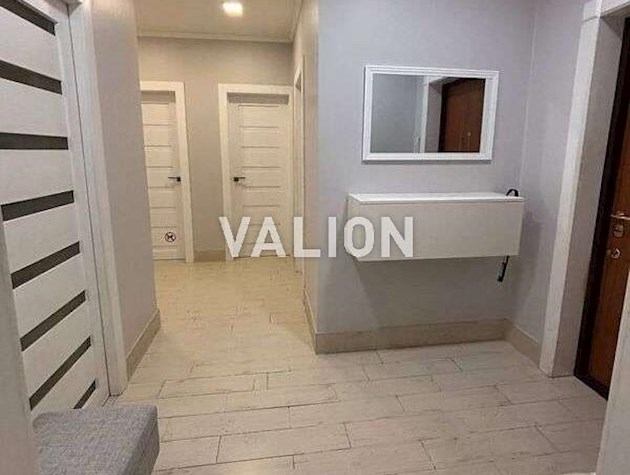 Продаж 3-к квартири вул. Регенераторна 4