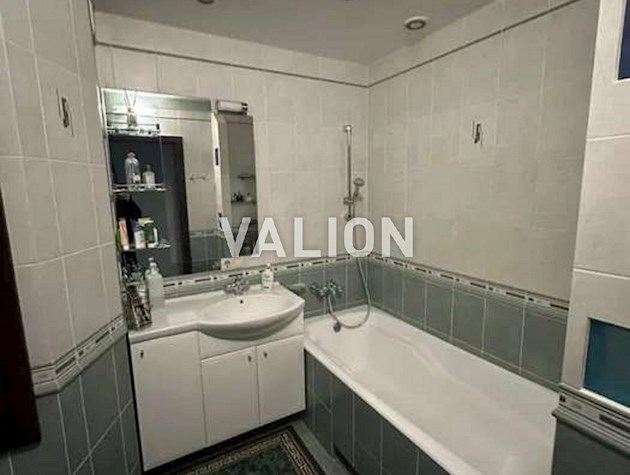 Продажа 4-комнатной квартиры ул. Ревуцкого 7