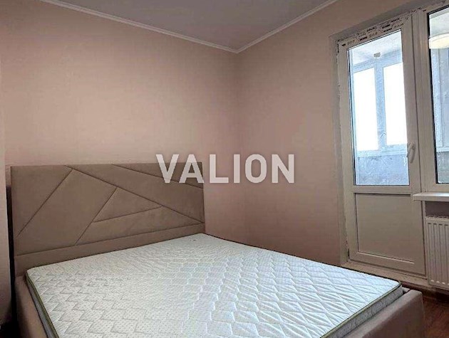 Продам 1 комн. по ул. Коноплянская,22 б. метро Оболонь.