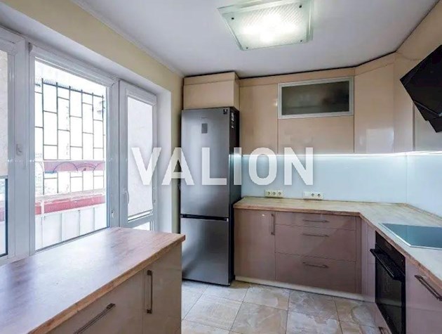 Продаж 4-к квартири вул. Володимира Івасюка 49