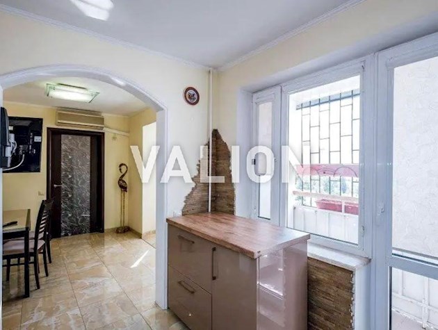 Продаж 4-к квартири вул. Володимира Івасюка 49