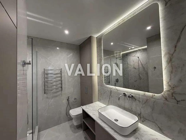 Продаж 2-к квартири вул. Причальна 12