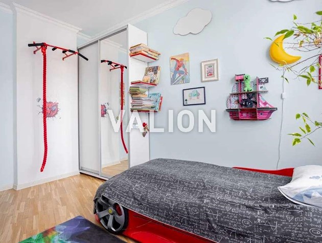 Продажа 4-комнатной квартиры ул. Семьи Кульженко 35