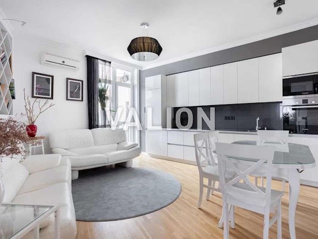 Продажа 4-комнатной квартиры ул. Семьи Кульженко 35