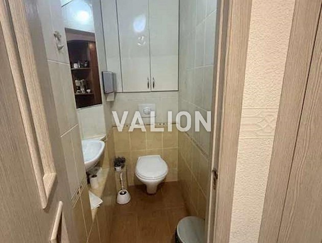 Продаж 1-к квартири вул. Костельна 9