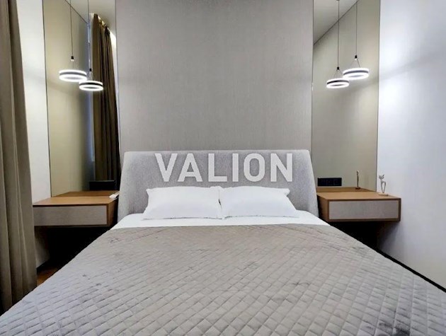 Продаж 2-к квартири вул. Олександра Олеся 5