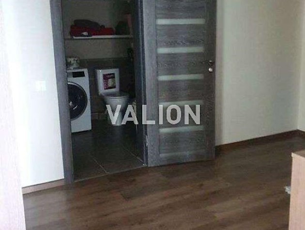 Продаж 2-к квартири пров. Приладний 10а