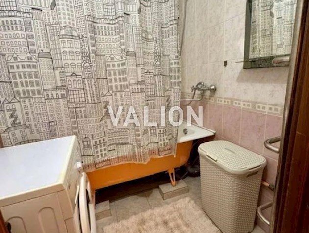 Продаж 3-к квартири вул. Олександри Екстер 14