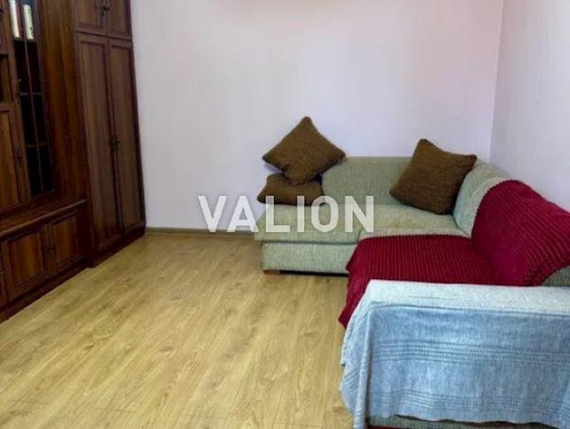 Продаж 3-к квартири вул. Олександри Екстер 14