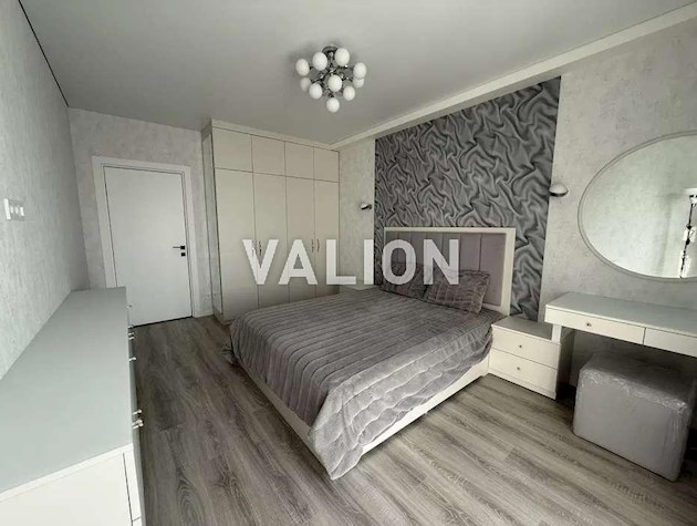 Продаж 2-к квартири вулиця Михайла Максимовича 28е