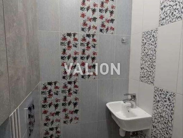 Продаж 3-к квартири вул. Анни Ахматової 30