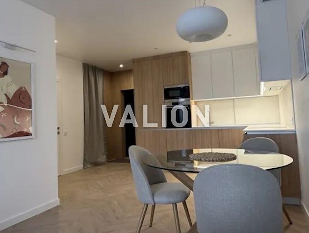 Продаж 2-к квартири вул. Князя Романа Мстиславича 22а