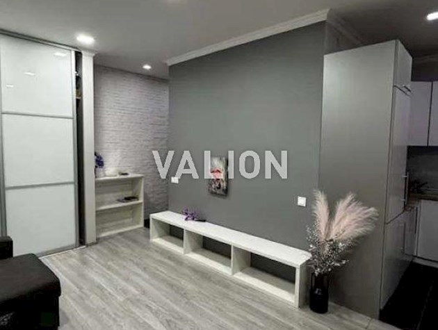 Продаж 1-к квартири вул. Бастіонна 10