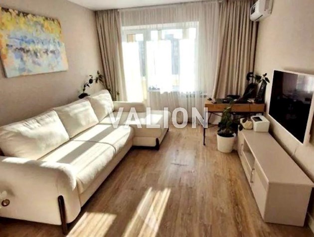 Продаж 2-к квартири просп. Оболонський 22