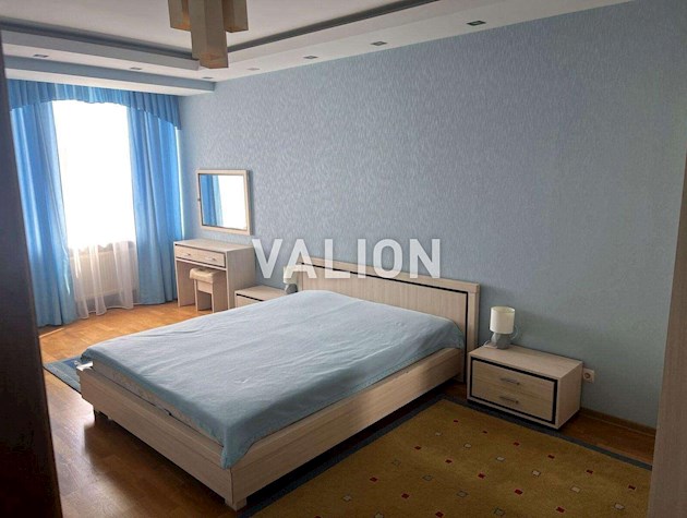 Продажа 4-комнатной квартиры ул. Михаила Котельникова 1