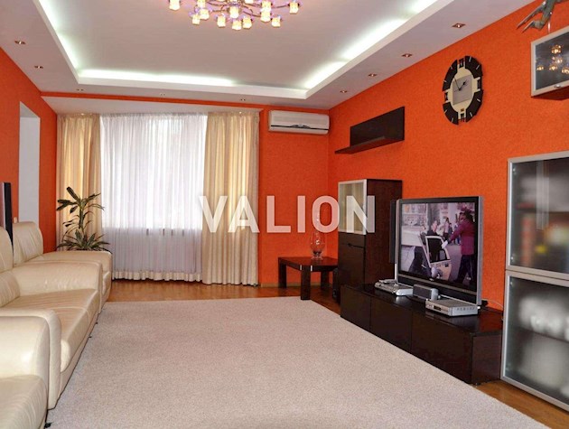 Продажа 4-комнатной квартиры ул. Михаила Котельникова 1