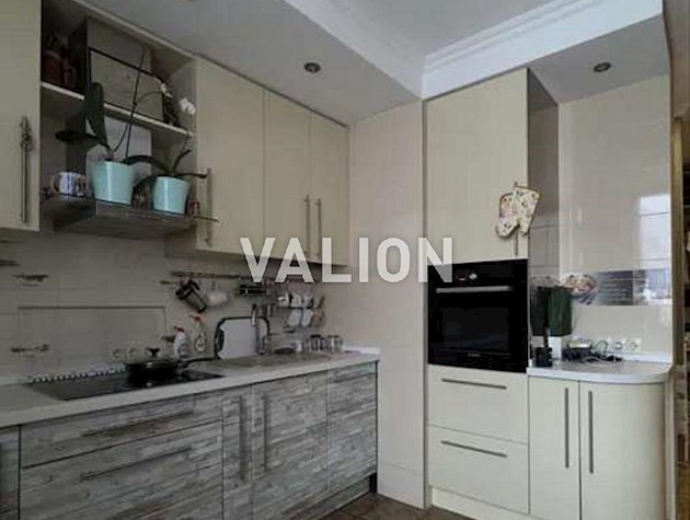 Продається двокімнатна квартира по вул.Рудницького Степана 3/7.