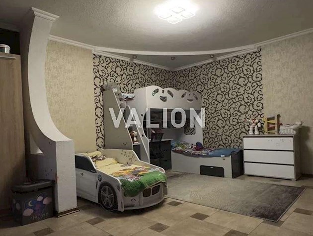 Продається двокімнатна квартира по вул.Рудницького Степана 3/7.