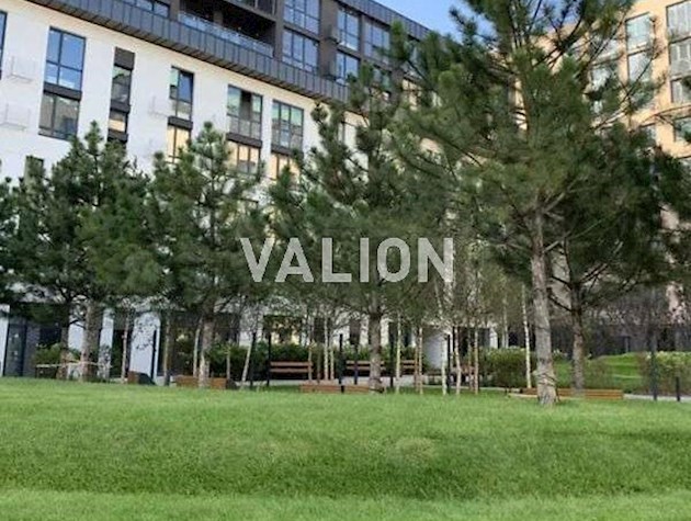 Продаж 1-к квартири вул. Салютна 2