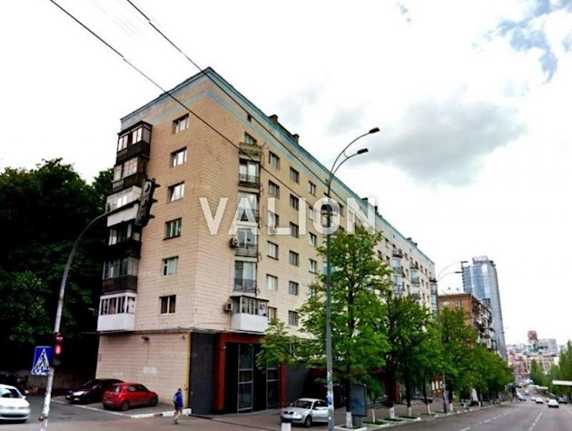 Продажа 3-комнатной квартиры на бул. Леси Украинки 10