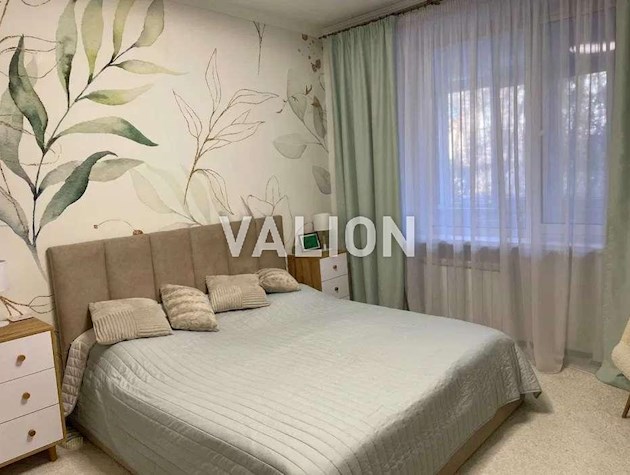 Продаж 3-к квартири вул. Ґарета Джонса 6