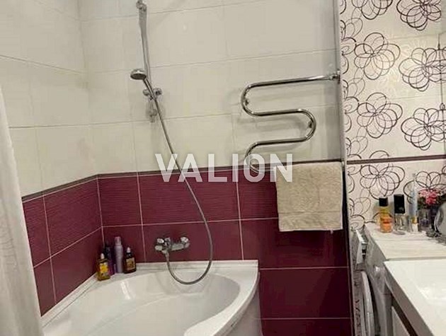 Продаж 3-к квартири вул. Ґарета Джонса 6