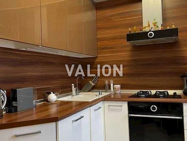 Продаж 3-к квартири вул. Ґарета Джонса 6