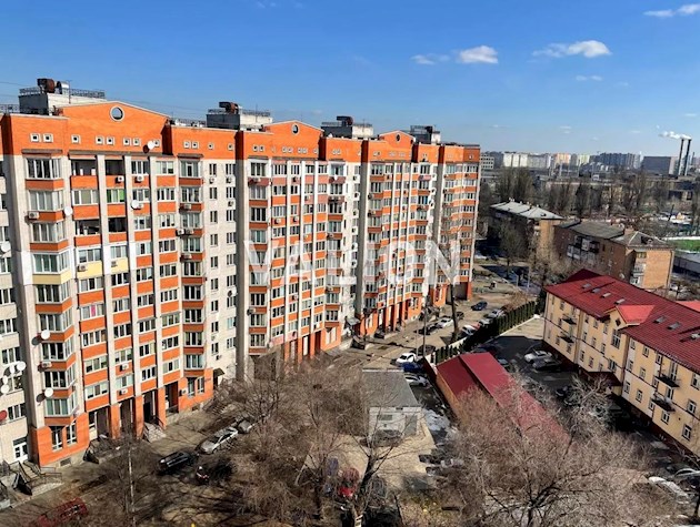 Продаж 3-х кімнатної квартири, Святошинський район, вул. Хмельницька, 10.