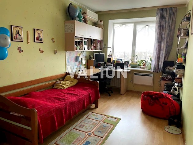 Продаж 3-х кімнатної квартири, Святошинський район, вул. Хмельницька, 10.